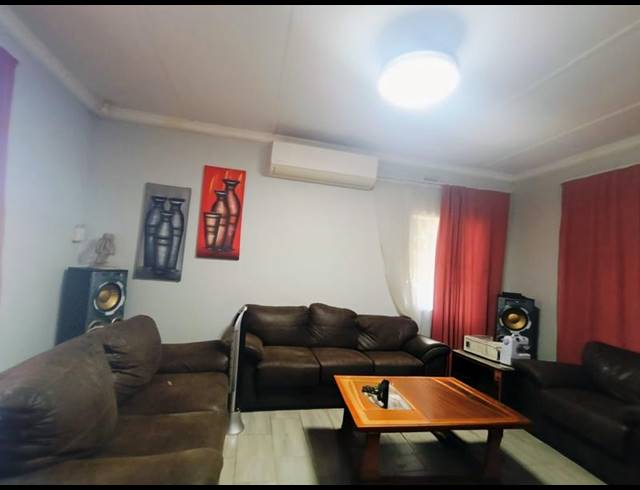 3 BEDROOM HOUSE FOR SALE IN ARBORETUM